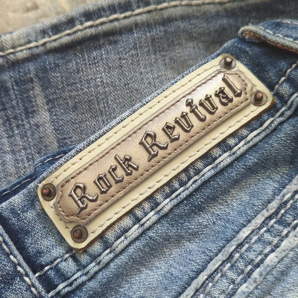 Rock Revival Boot Cut Jeans in Light Blue with Embroidered Pockets Size 27